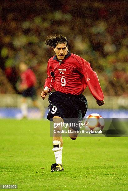 Ivan Zamorano of Chile in action during the Sydney 2000 Olympic Games Mens Football Semi Final against Cameroon played at the MCG in Melbourne,...