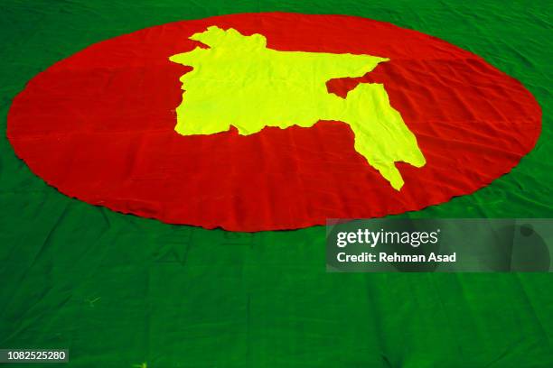 national flag of bangladesh - flag of bangladesh stock pictures, royalty-free photos & images