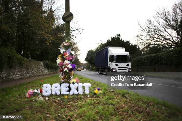brexit wreath 3 - article 50 of the treaty on european union stock pictures, royalty-free photos & images