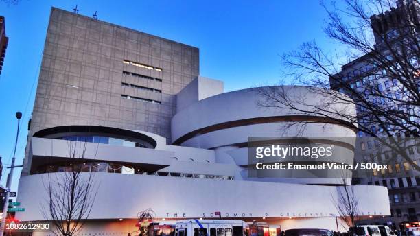solomon r. guggenheim museum - museum of contemporary art stock pictures, royalty-free photos & images