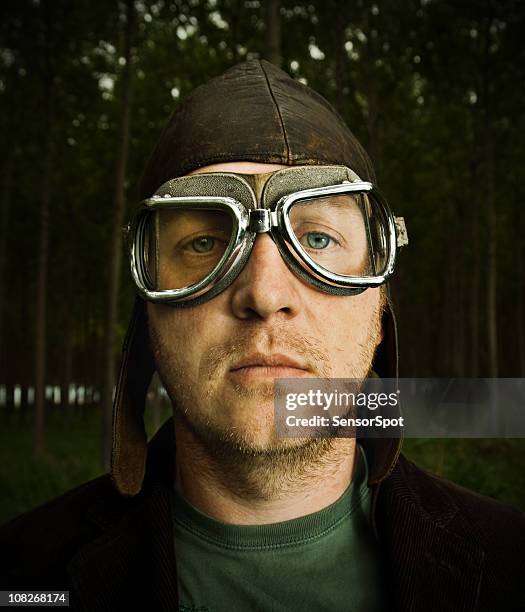 pilote rétro - flying goggles stock photos et images de collection