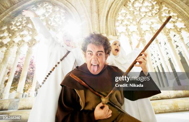 rock religião - padre imagens e fotografias de stock