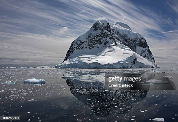 antarctica mountain lemaire channel - istäcke bildbanksfoton och bilder