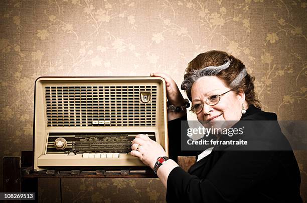festa de redondos - locutor-de-rádio imagens e fotografias de stock