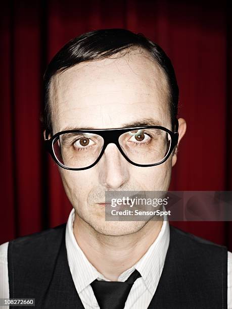 man wearing retro glasses - begrafenisondernemer stockfoto's en -beelden