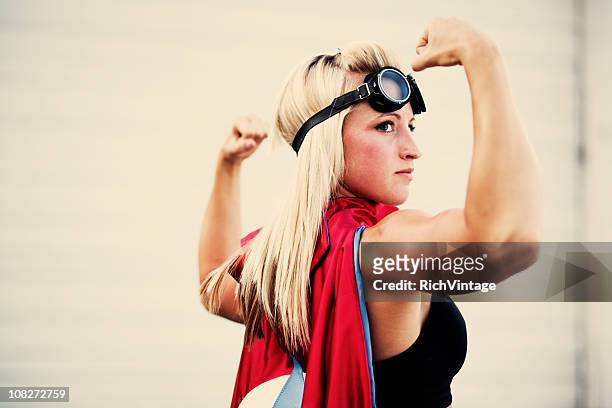 weibliche superheld - cape stock-fotos und bilder