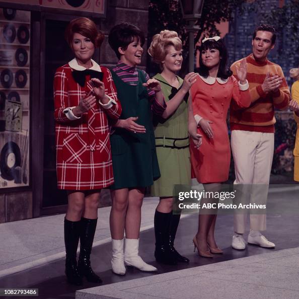 George Cates Cast members performing on 'The Lawrence Welk Show'. News Photo - Getty ...