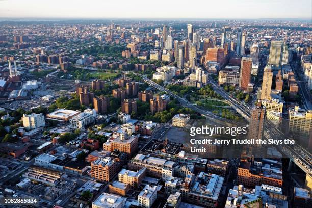 downtown brooklyn new york - brooklyn new york stock pictures, royalty-free photos & images