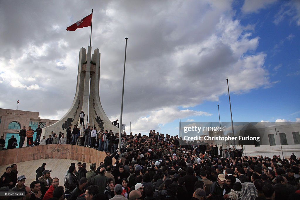 Demonstrations Continue In Tunisia As Calls Come For Dissolution Of Ruling Party