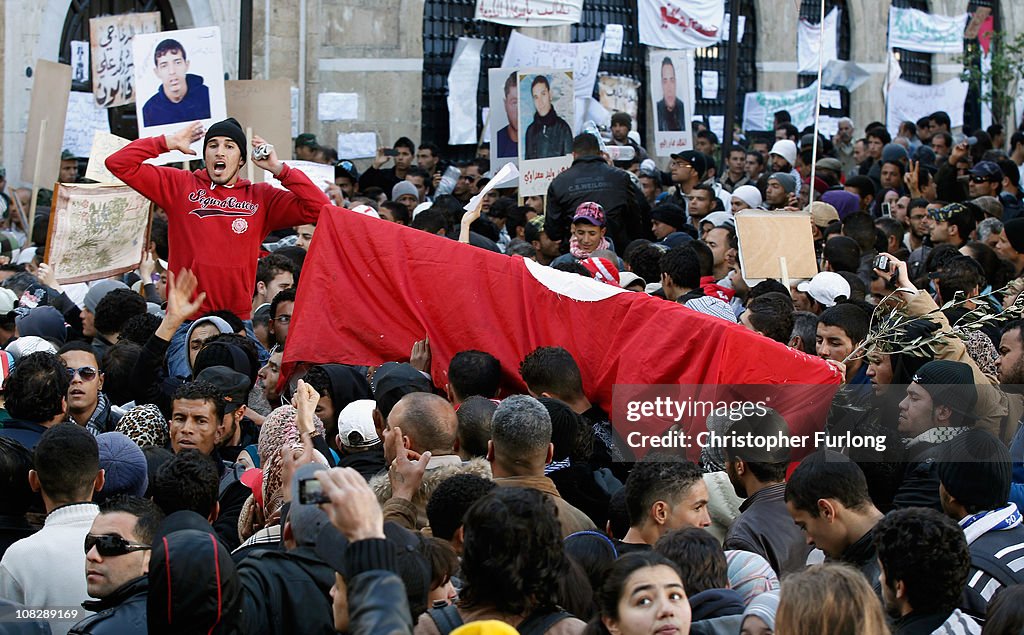 Demonstrations Continue In Tunisia As Calls Come For Dissolution Of Ruling Party