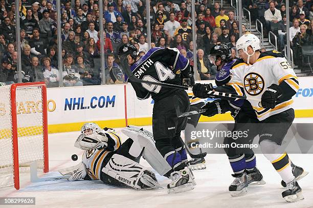 Ryan Smyth of the Los Angeles Kings shoots a goal against Tim Thomas of the Boston Bruins during the game at Staples Center on January 24, 2011 in...