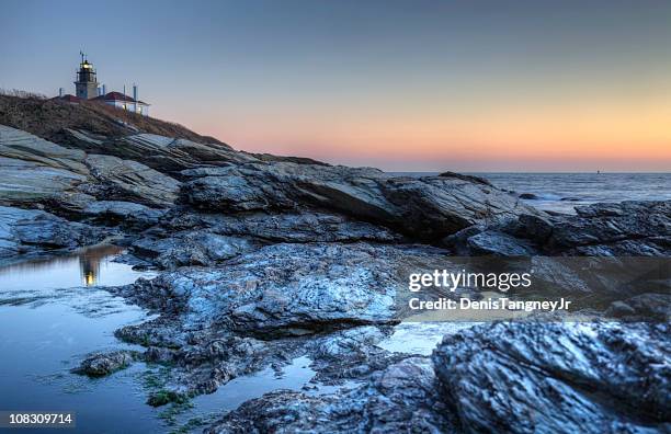 beavertail lighthouse - jamestown stock pictures, royalty-free photos & images