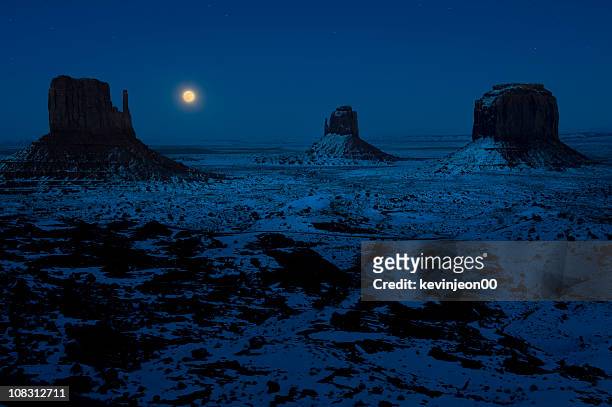 monument valley - monument valley tribal park stock pictures, royalty-free photos & images