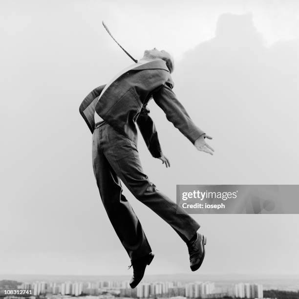 sie mich höher - levitation stock-fotos und bilder