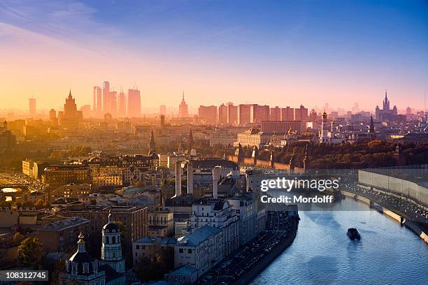vista aérea de los edificios más famosos en moscú (xxxl - moscú fotografías e imágenes de stock