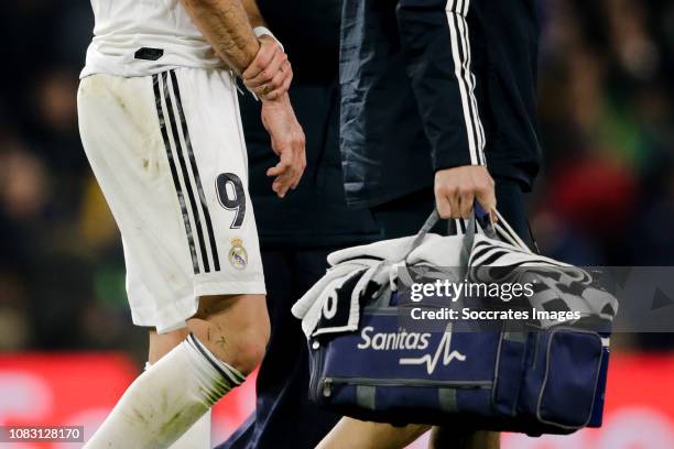 Karim Benzema of Real Madrid, with his broken finger during the La Liga Santander match between Real Betis Sevilla v Real Madrid at the Estadio...