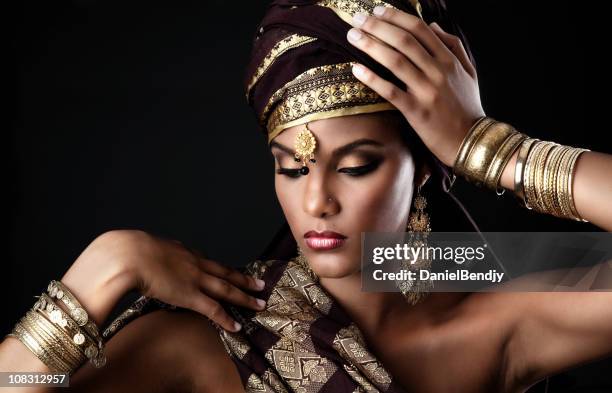 exotic woman - 包頭巾 個照片及圖片檔