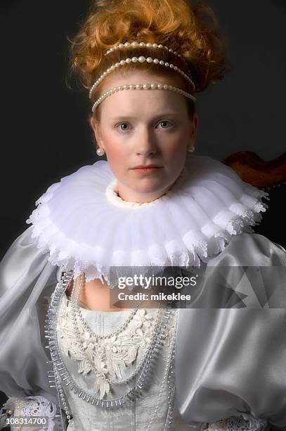 queen elizabeth - royalty portrait stock pictures, royalty-free photos & images