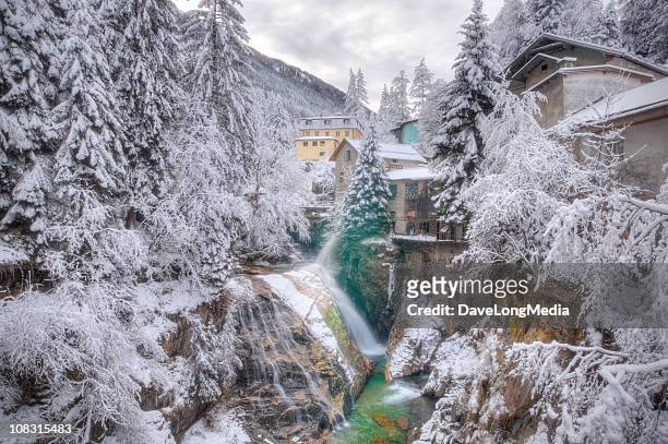winter scenic in the alps - bad gastein stockfoto's en -beelden