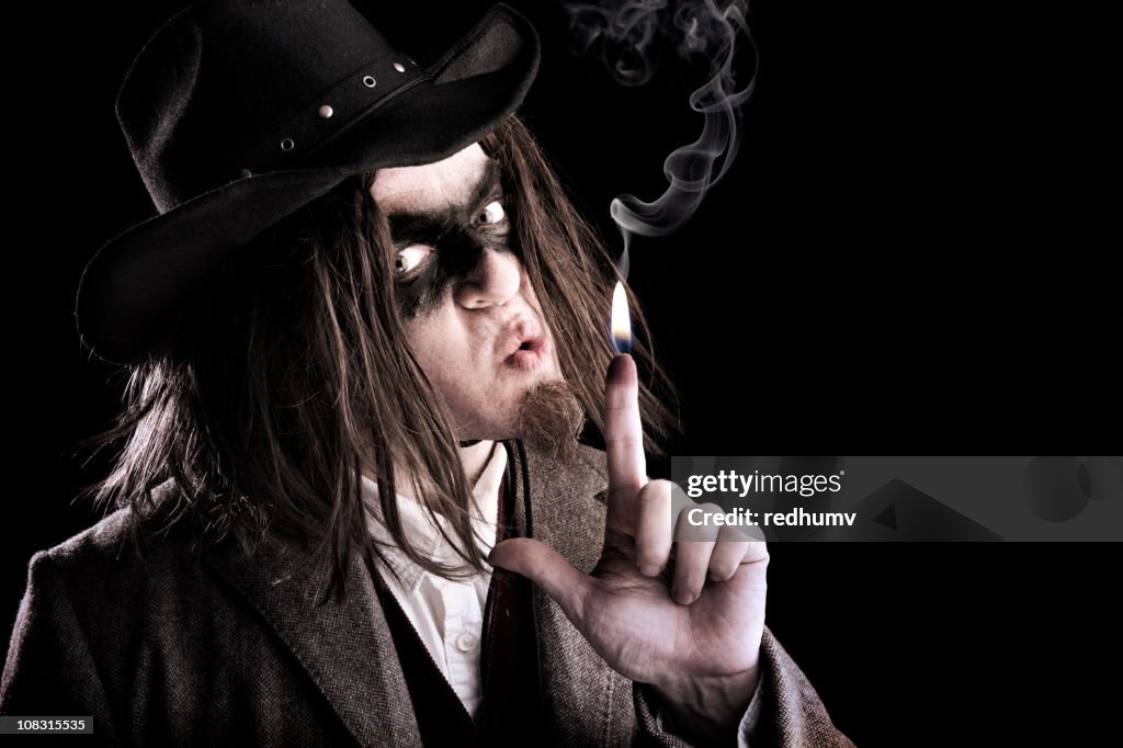 Bandido com fantástico dedo de comando