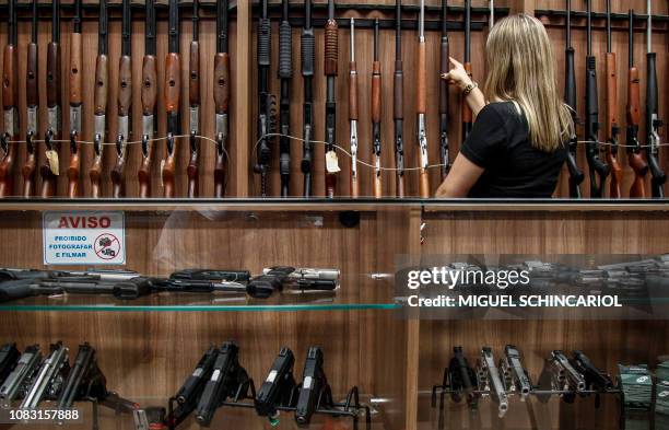 View inside a gun shop in Sao Paulo, Brazil on January 15, 2019. - Brazil's far-right President Jair Bolsonaro decreed the easing of national gun...