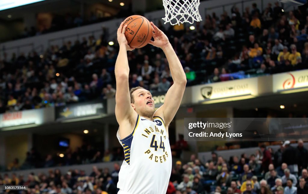 Phoenix Suns v Indiana Pacers