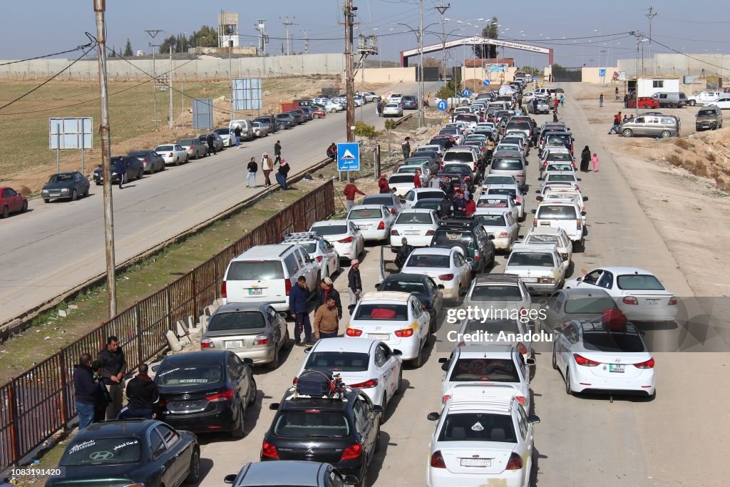 Border gate procedures make difficult the crossing between Syria-Jordan
