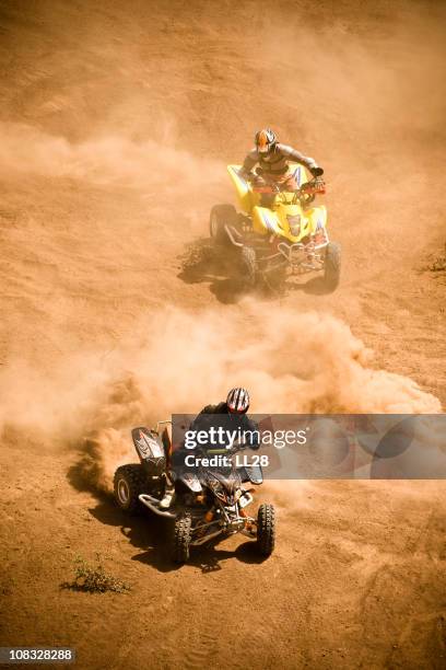 遊ぶ - quadbike ストックフォトと画像