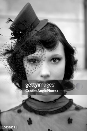 Retrato de uma bela mulher de estilo retro Retrato de uma bela mulher de estilo retro