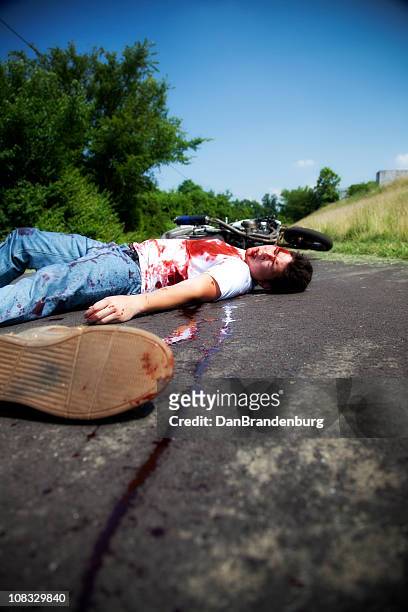 古いバイカー - of dead people in car accidents ストックフォトと画像