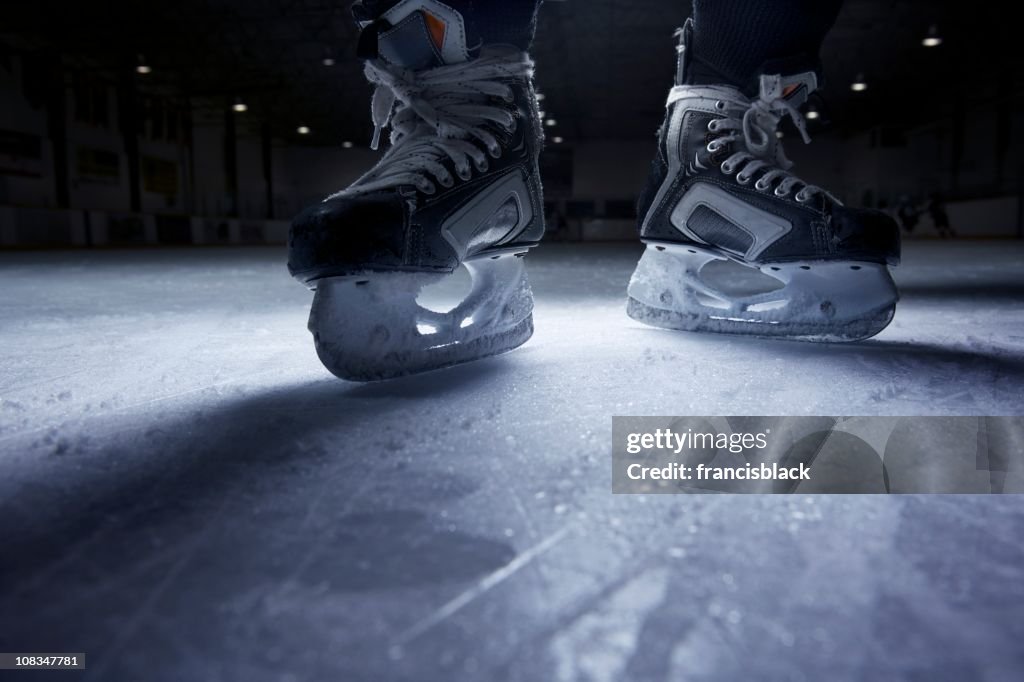 Hockey-Rollen auf Eis