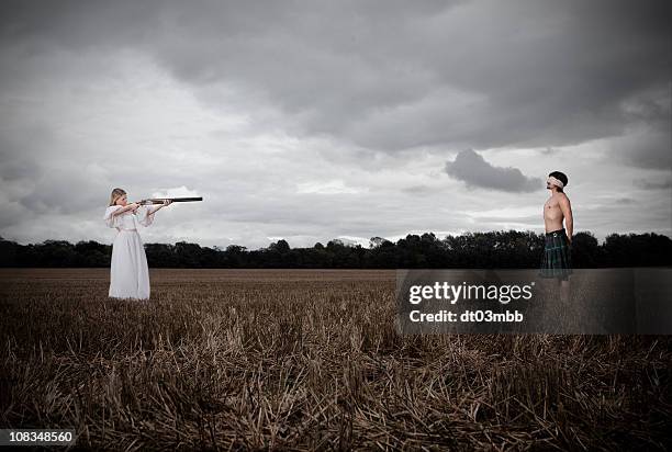 schrotflinte hochzeit - firing squa stock-fotos und bilder