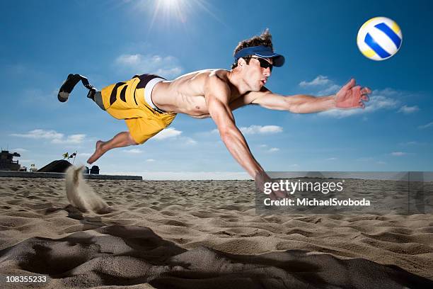 prosthetic volleyball - gehandicapte atleet stockfoto's en -beelden