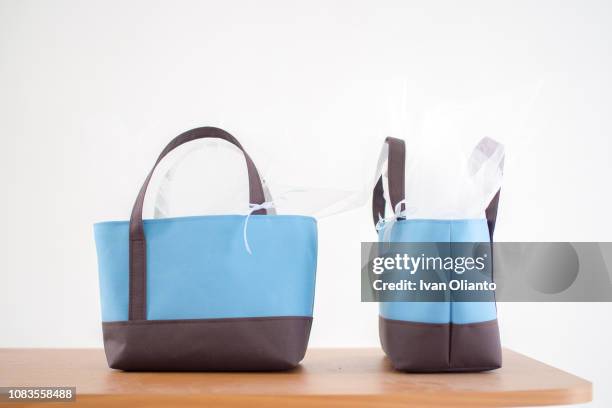 blue tote bag - トートバッグ 無人 ストックフォトと画像