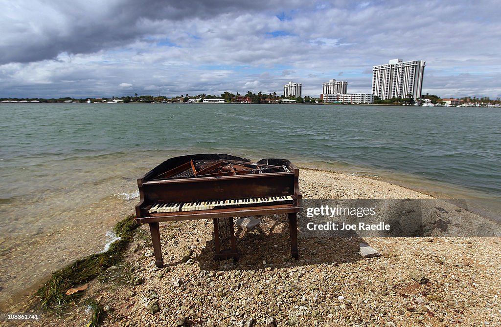 Mysterious Piano Appears In Middle of Biscayne Bay