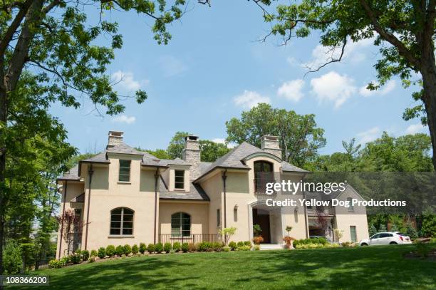 front exterior of upscale residential home - new jersey home stock pictures, royalty-free photos & images