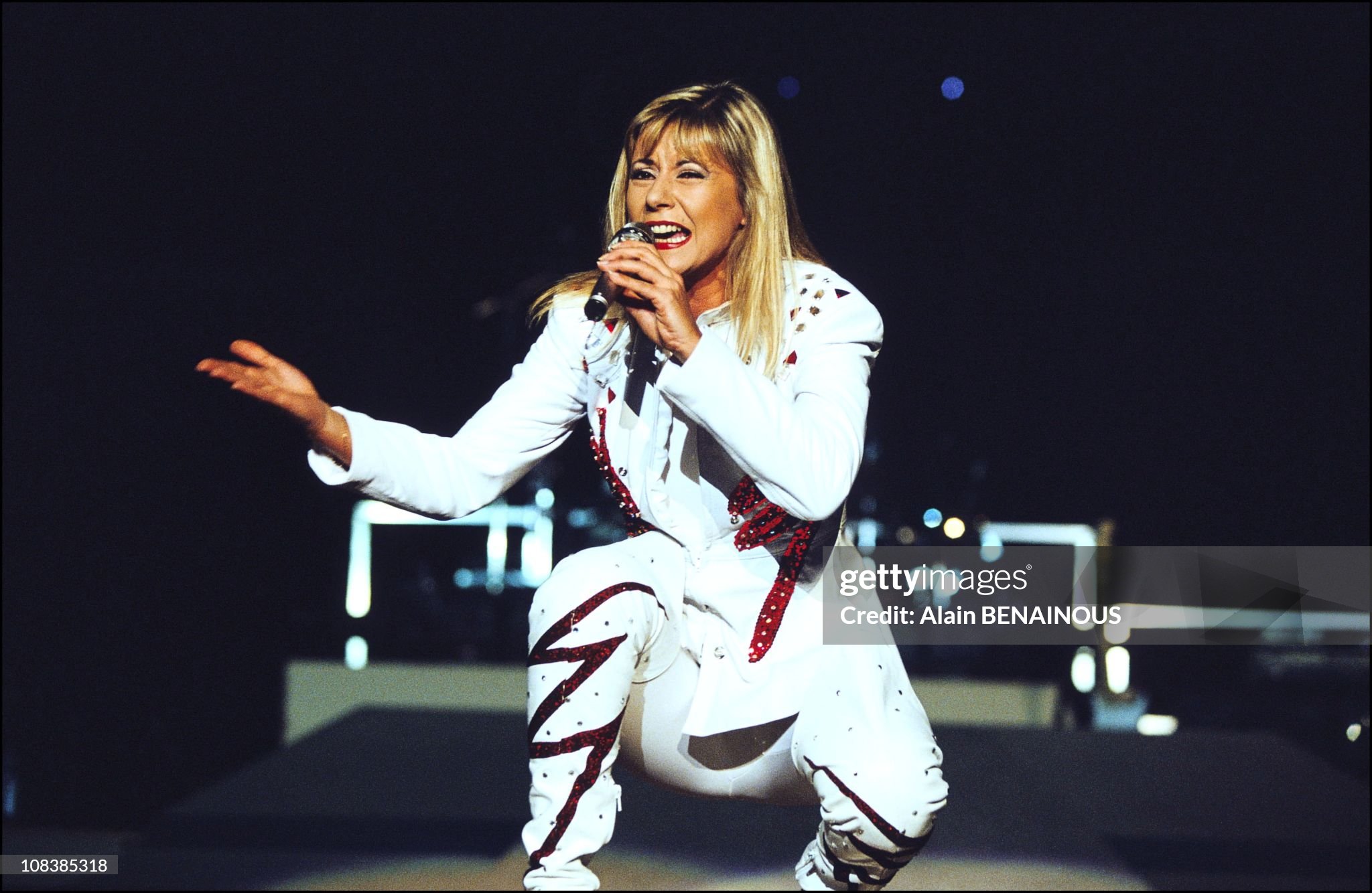 Bercy 93 - Le topic officiel - Page 3 France-dorothee-at-the-concert-in-bercy-in-paris-france-on-january-06-1993