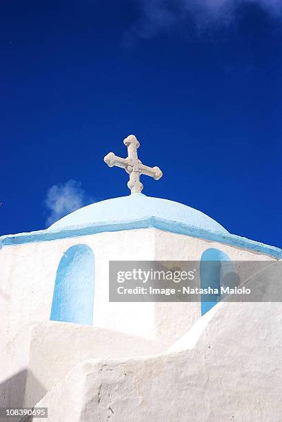 traditional greek orthodox chapel, paros - paros greece stock pictures, royalty-free photos & images