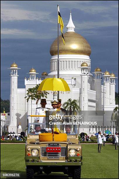 Haji Hassanal Bolkiah, Sultan of Brunei. Celebration of the crown with the royal family Military parade in Bandar Seri Bagawan, Brunei Darussalam on...