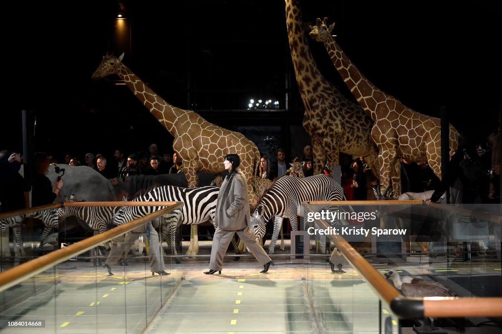 Vetements : Runway - Paris Fashion Week - Menswear F/W 2019-2020