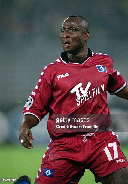 Tony Yeboah of Hamburg in action during the UEFA Champions League match against Juventus played at the Stadio Delle Alpi, in Turin, Italy. Hamburg...