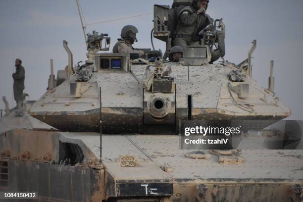 entraînement de l’unité militaire israélienne - merkava photos et images de collection