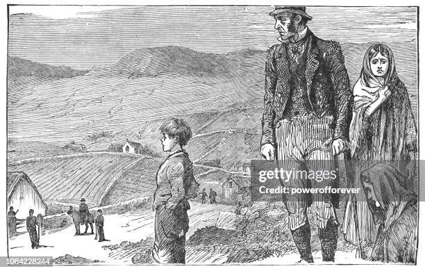 familie vertrieben aus ihrer heimat im ländlichen irland - 19. jahrhundert - historical irish famine stock-grafiken, -clipart, -cartoons und -symbole