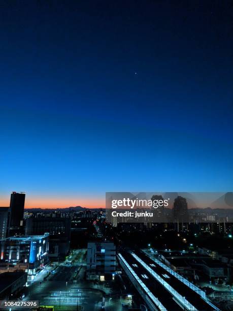 夜明け - 夜明け stockfoto's en -beelden