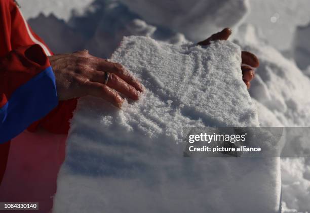 January 2019, Bavaria, Spitzingsee: Bernhard Reissner, the district forester at the Schliersee forestry company and member of the avalanche...