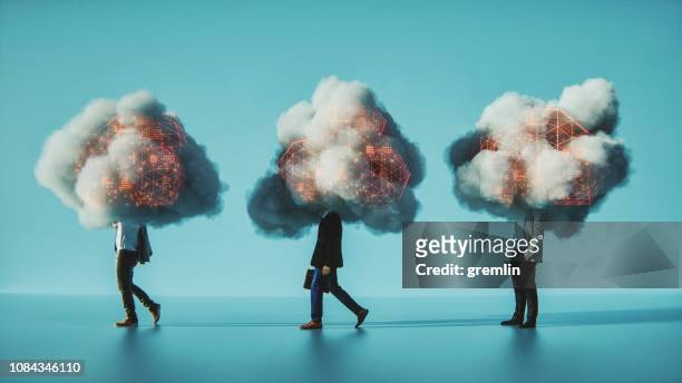 humoristische mobiele cloud computing-conceptuele afbeelding - medium group of people stockfoto's en -beelden