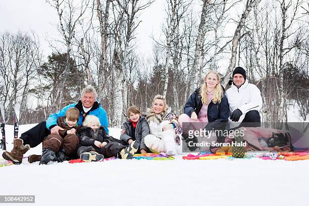 family portrait in snow - geilo stock pictures, royalty-free photos & images