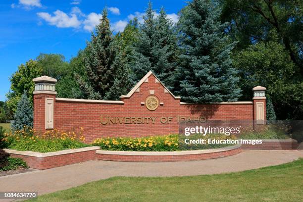 University of Idaho campus entry sign.