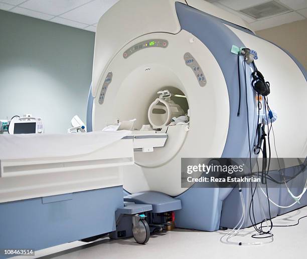 mri machine - mri machine stockfoto's en -beelden