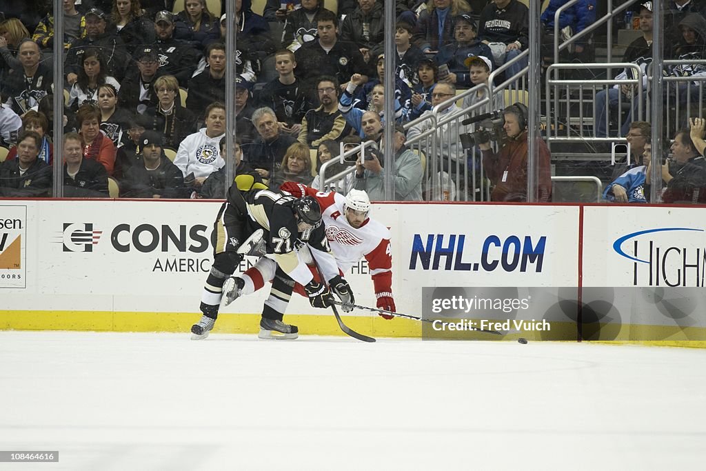 Carolina Hurricanes v Pittsburgh Penguins